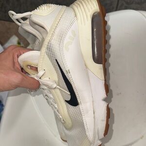 🚨Nike White and Brown Women's Sneakers